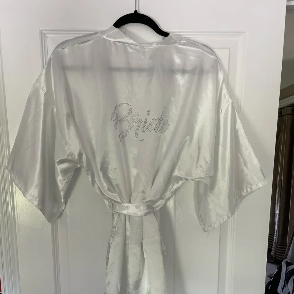 “ Bride “ Robe - Picture 2 of 3